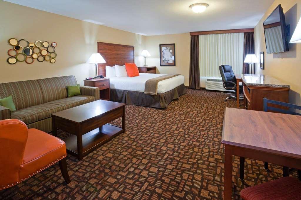 Expressway Suites Of Grand Forks Room photo